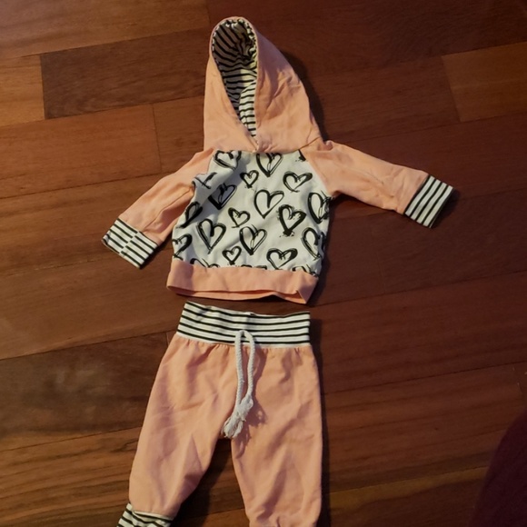 2 PC Outfit. - Picture 1 of 4